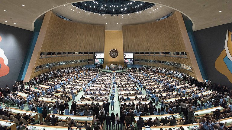 Generalversammlung der vereinten Nationen Ein Blick in den vollbesetzten Sitzungssaal der Generalversammlung der vereinten Nationen.