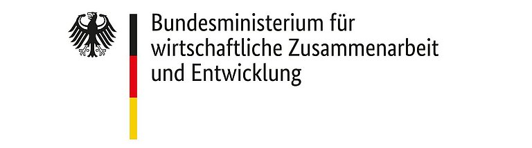 Mit den Logos von Engagement Global und des Bundesministeriums für wirtschaftliche Zusammenarbeit und Entwicklung wird die Förderung und Mittelbereitstellung für dieses Projekt aufgezeigt.