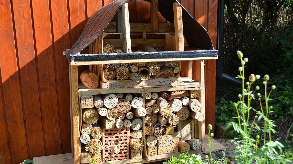 Selbstgebautes Bienenhotel.