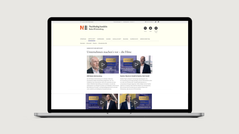 Man sieht einen Laptop mit einer Vorschau für Filme