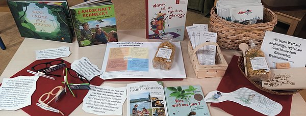 Infotisch für die Eltern zum Thema BNE.