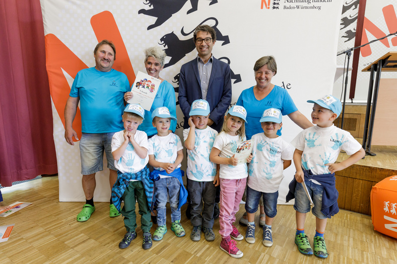 Kleine HeldeN! 2017 Gruppenfoto des zweitplatzierten Kindergartens St. Michael aus Geislingen in der Kategorie gesundes und nachhaltiges Essen