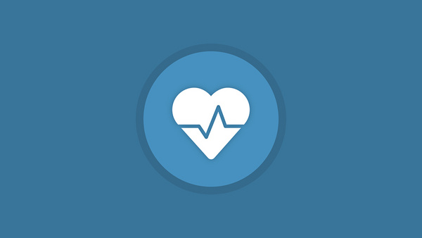 Icon Herz mit einer EKG-Kurve auf blauem Hintergrund.