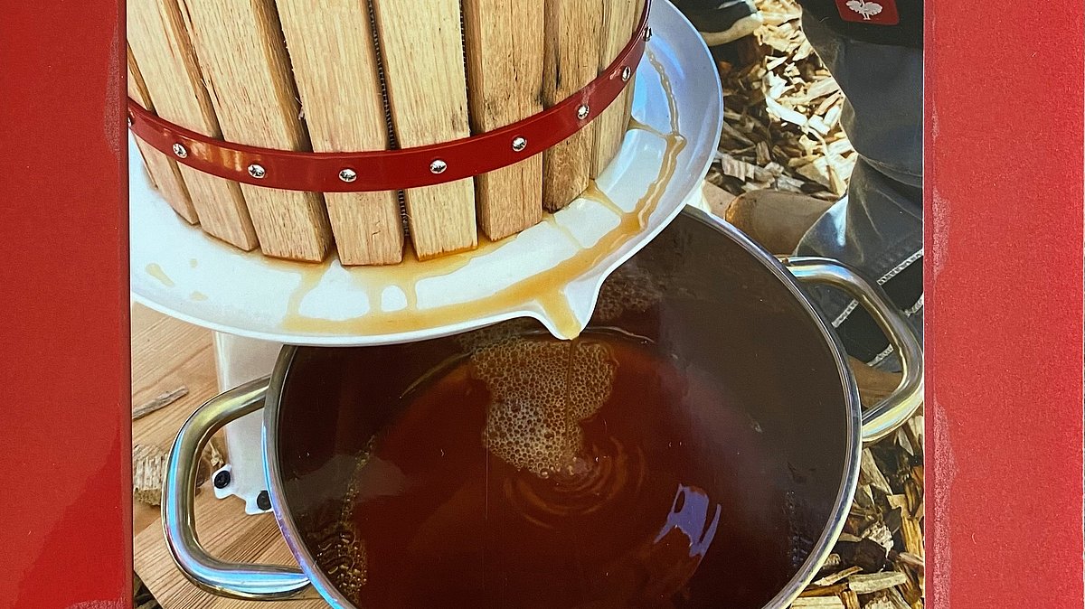 Beispiel aus unserer Projektdokumentation für die Teilnahme am "Markt der Möglichkeiten" der Nachhaltigkeitstage Bodnegg am 20.09.2024 - Saftpresse 2