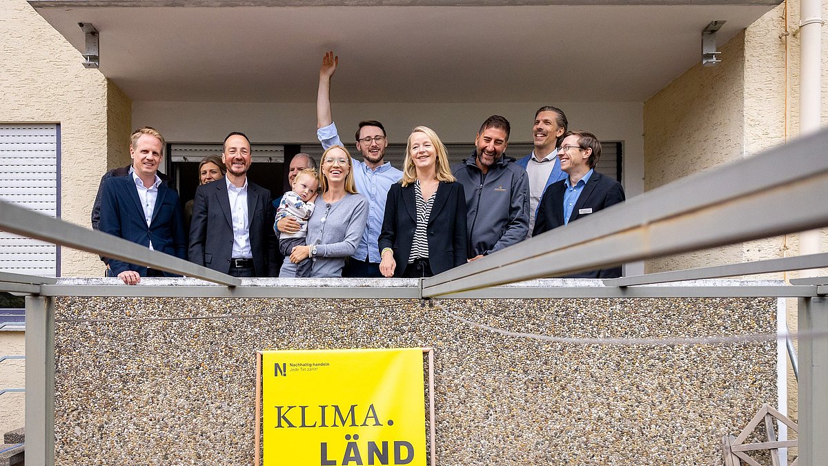 Alle Beteiligten freuen sich über die Besichtigung der Baustelle am ersten Tag der KLIMA.LÄND.TAGE 2026.