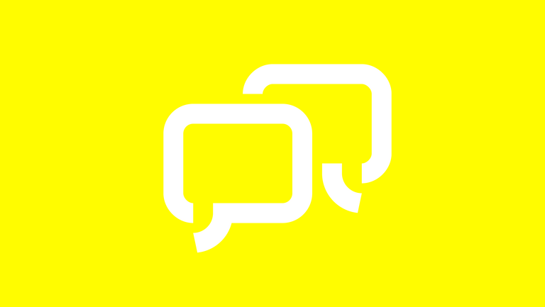 weißes Icon von zwei Sprechblasen auf gelbem Hintergrund.