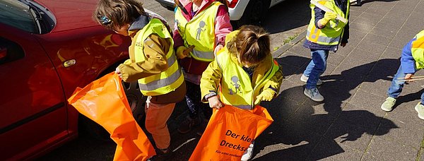 Müllsammeln mit den Kindern (hier Dreck-Weg-Wochen 2025).