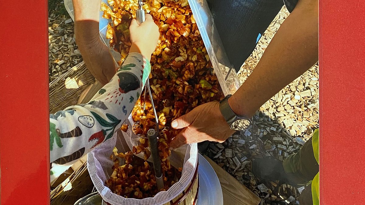 Beispiel aus unserer Projektdokumentation für die Teilnahme am "Markt der Möglichkeiten" der Nachhaltigkeitstage Bodnegg am 20.09.2024 - Saftpresse 1