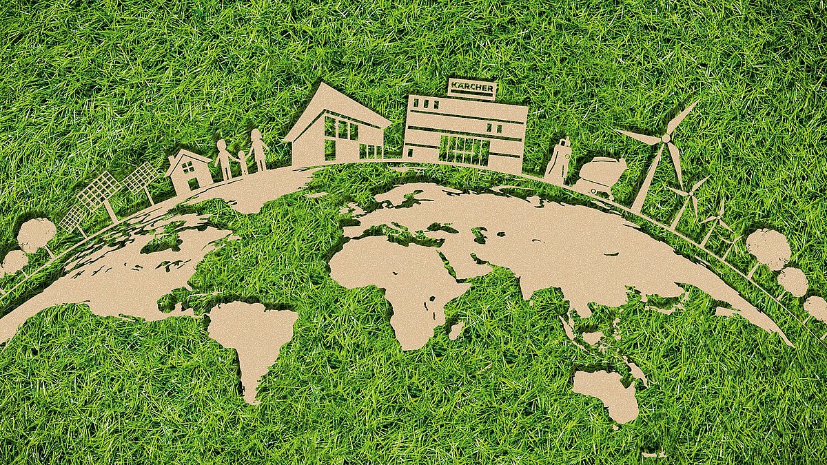 Wie ein Scherenschnitt liegen die Kontinente der Erde auf einer Grasfläche. Darüber umspannte eine Scherenschnitt-Kollage aus Firmengebäuden von Kärcher, Kärcherprodukten, Menschen, Windrädern, Bäumen die Erde.