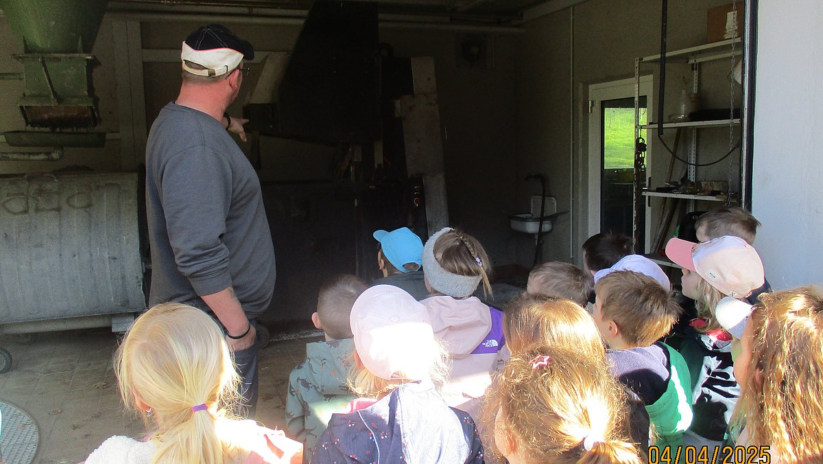 Besuch der Kita Grosselfingen in der Kläranlage.