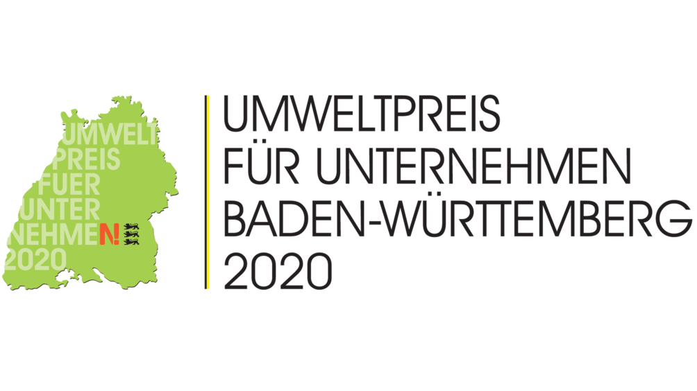 Das Logo des Wettbewerbs "Umweltpreises für Unternehmen 2020" enthält auf der linke Seite eine grüne Umrisskarte von Baden-Württemberg und rechts den Schriftzug "Umweltpreisvfür Unternehmen Baden-Württemberg 2020". 