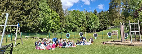 Abschlusspicknick im Garten.