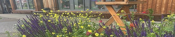 Bunte Farben dürfen natürlich auch nicht in unserem Kindergarten fehlen.