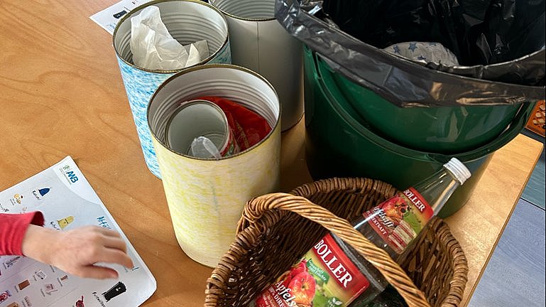 Thema Mülltrennung mit den Vorschulkindern.