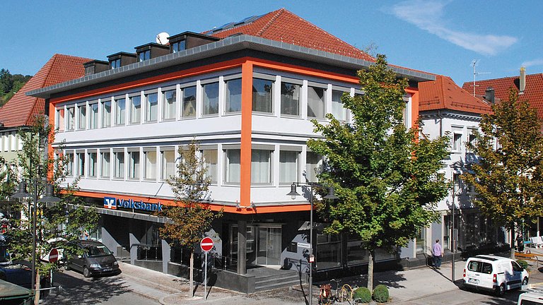 Außenansicht der Volksbank Hohenzollern-Balingen eG in Balingen.