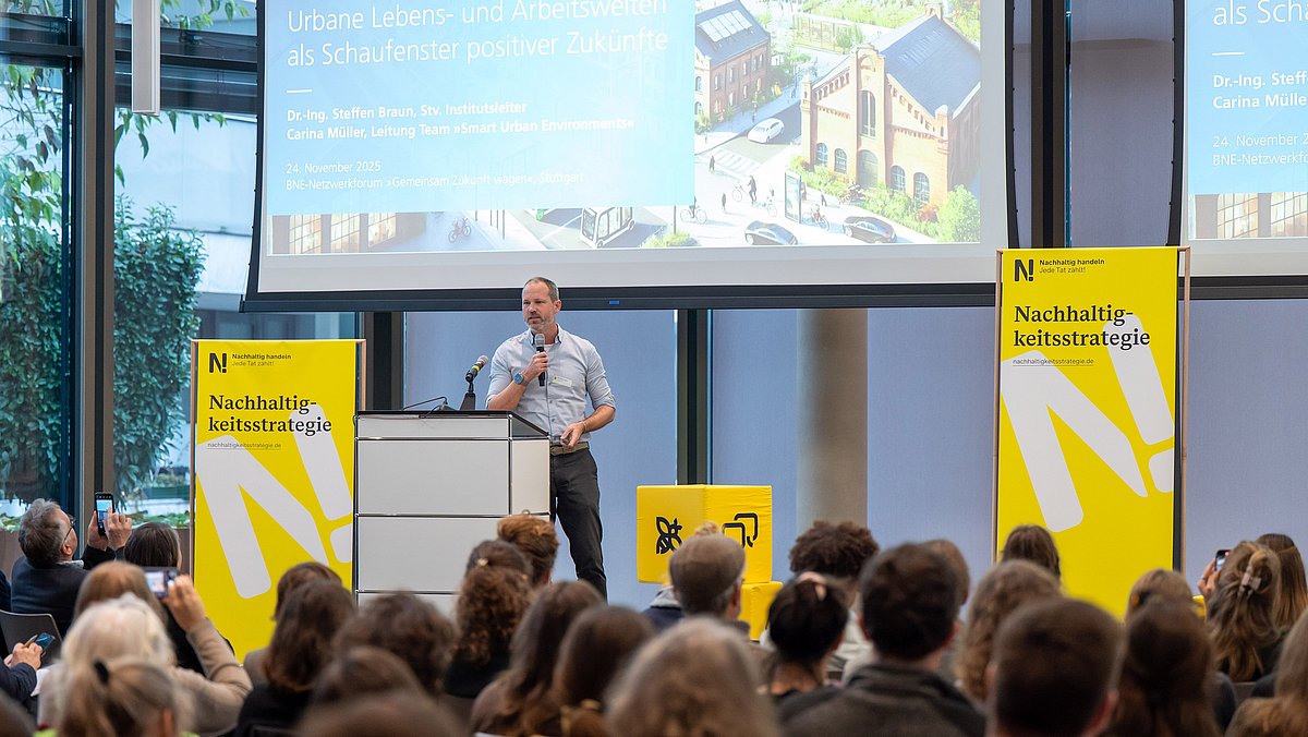 Dr. Steffen Braun vom Fraunhofer IAO stellt einen Kurzimpuls vor.