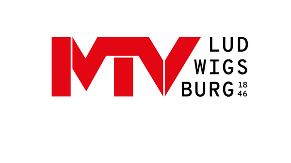 Es sind die drei Buchstaben MTV in rot zu sehen, daneben schmiegt sich der Ort (Ludwigsburg) an den letzten Buchstaben in schwarzer Schrift.