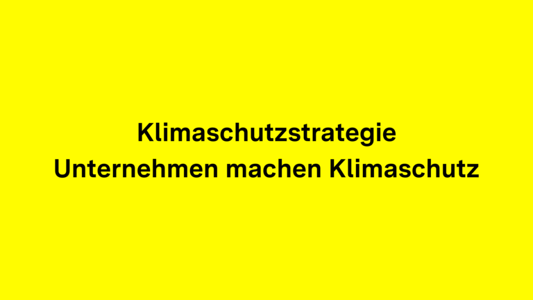 Schriftzug Kliamschutzstrategie auf gelbem Hintergrund.