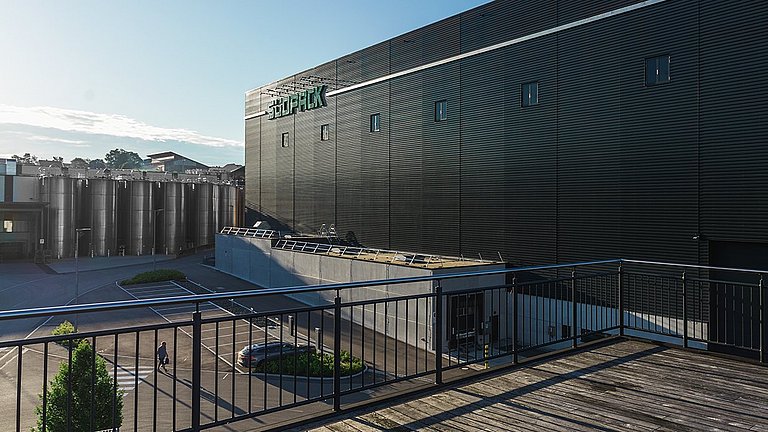Außenansicht des Firmengebäudes der SÜDPACK Holding GmbH in Ochsenhausen.