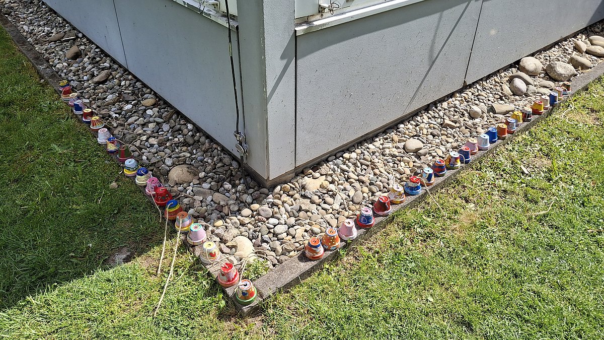 Die fertigen Mini-Insektenhotels.