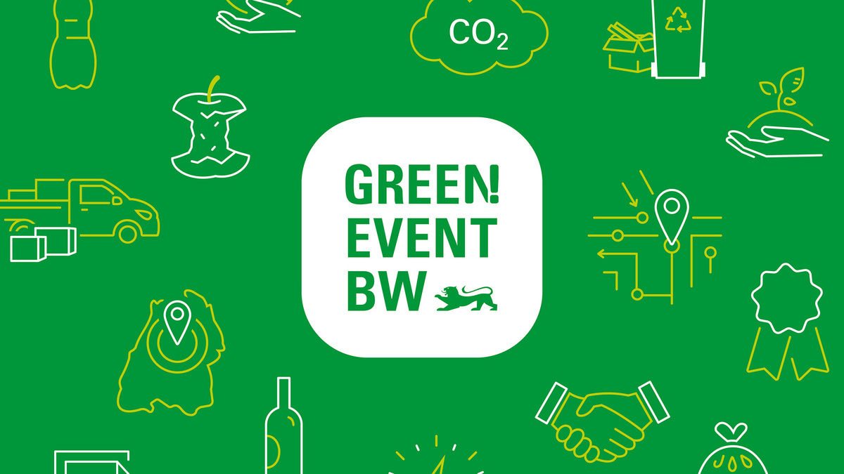 Grüner Hintergrund mit einer Grafik aus weißen, roten und gelben Linien, die Menschen bei einer Veranstaltung zeigen. Auf der rechten Seite ist das Green Event Logo auf weißem Hintergrund zu sehen.