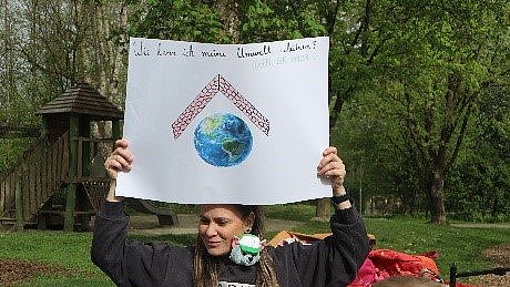 Erstes Treffen: Die Kinder sammelten nach einem Spaziergang in der Natur selbst Ideen, wie sie ihre eigene Umwelt schützen können. Rocky von Paw Patrol war natürlich auch dabei.