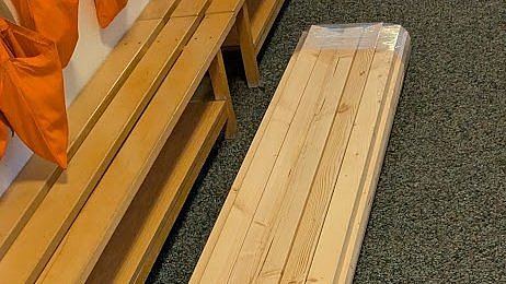 Wir haben das neue Material für die Bänke bestellt und geliefert bekommen.