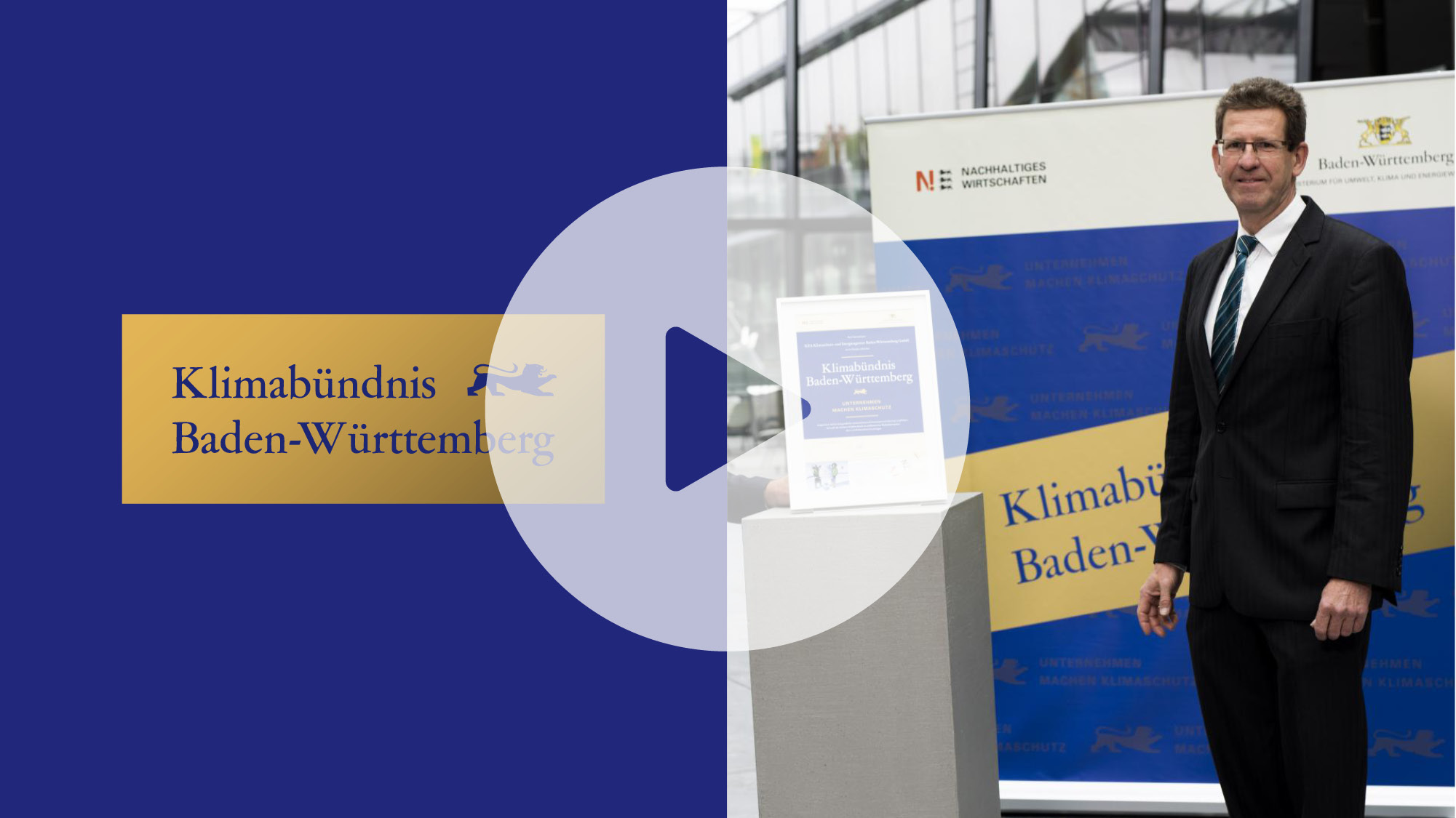 Film-Cover mit Bild von Dr. Volker Kienzlen, darüber ein transparentes Play-Zeichen.