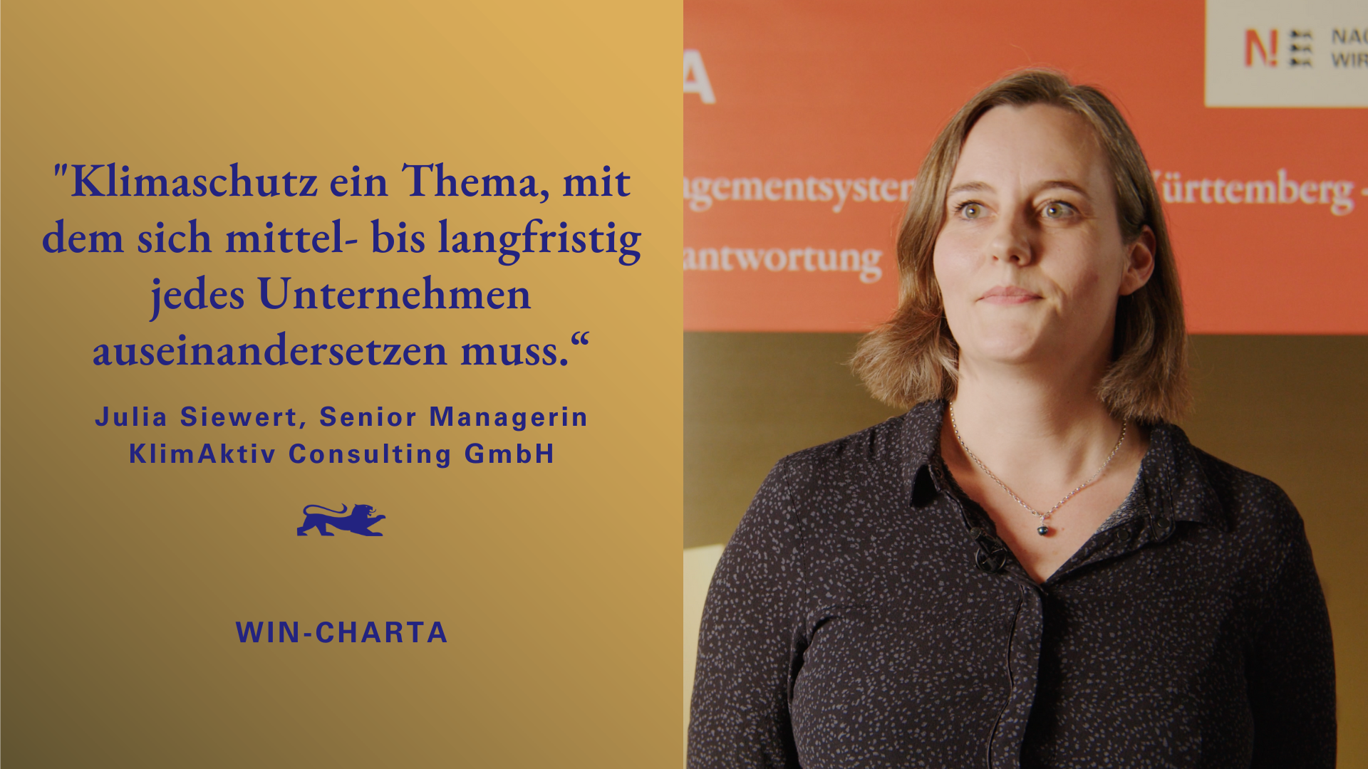 Dunkelblaue Schrift auf goldenem Hintergrund als Zitat "Klimaschutz ist ein Thema, mit dem sich mittel- bis langfristig jedes Unternehmen auseinandersetzen muss", daneben ein Bild von Julia Siewert