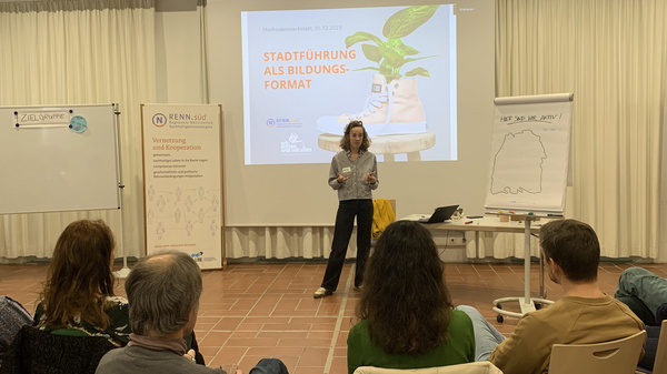 Anna aus unserem Team referiert zum Thema Stadtführung als Bildungsformat